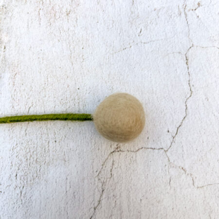 Trommelstock Blume, mittel, beige,  aus Filz