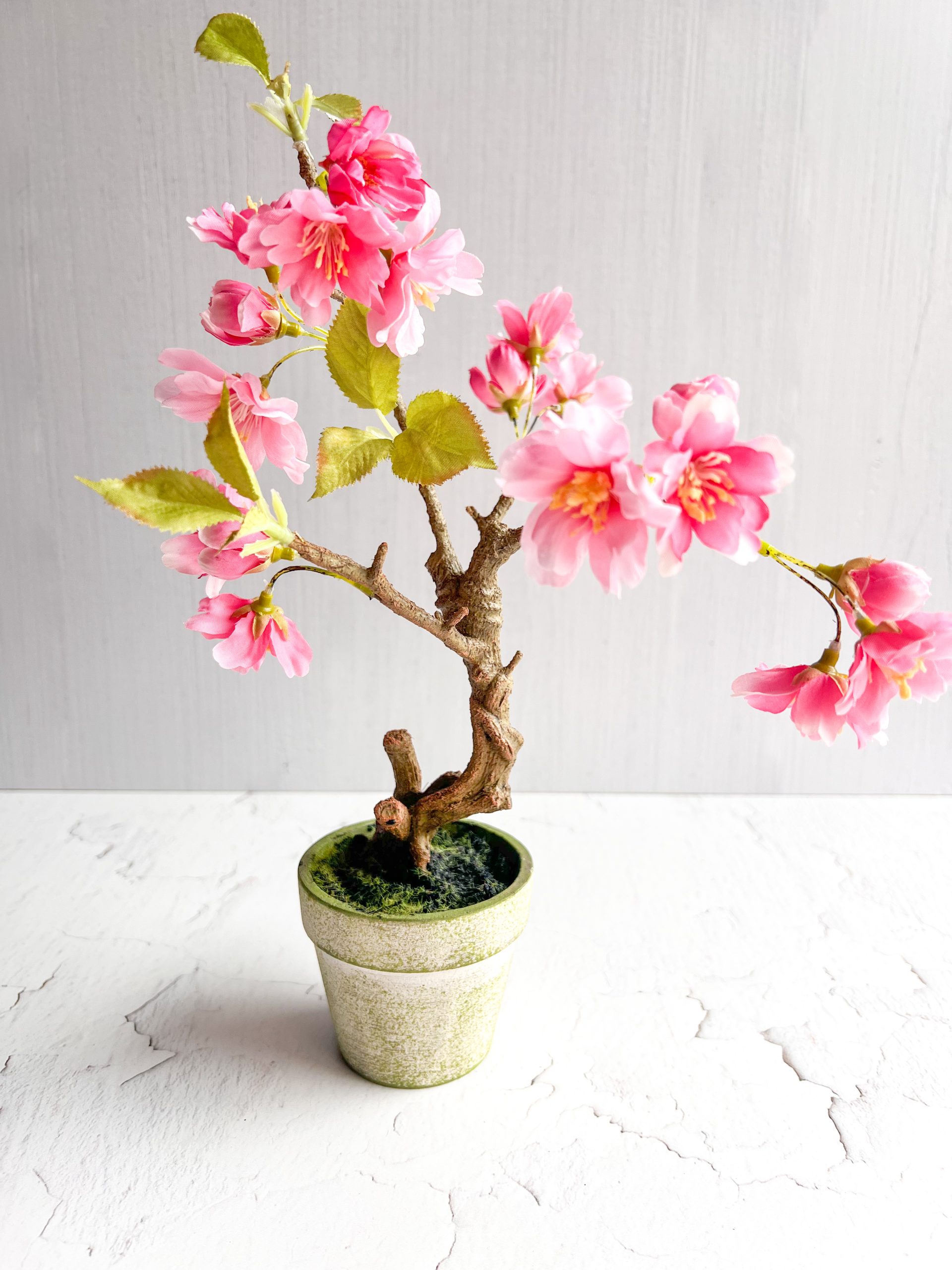 Mandelbäumchen im grünen Topf (Kunstpflanze)