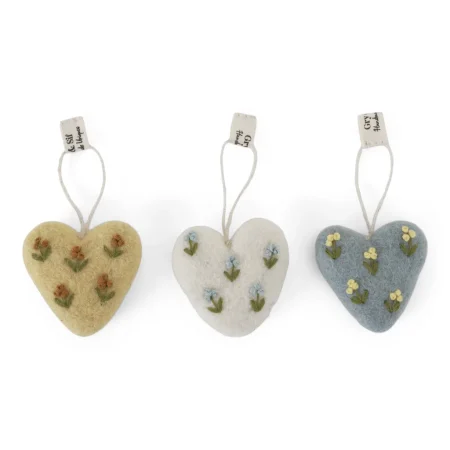 kleines Filz-Herz, 3 er Set, mit  Blumenstickerei, Hänger