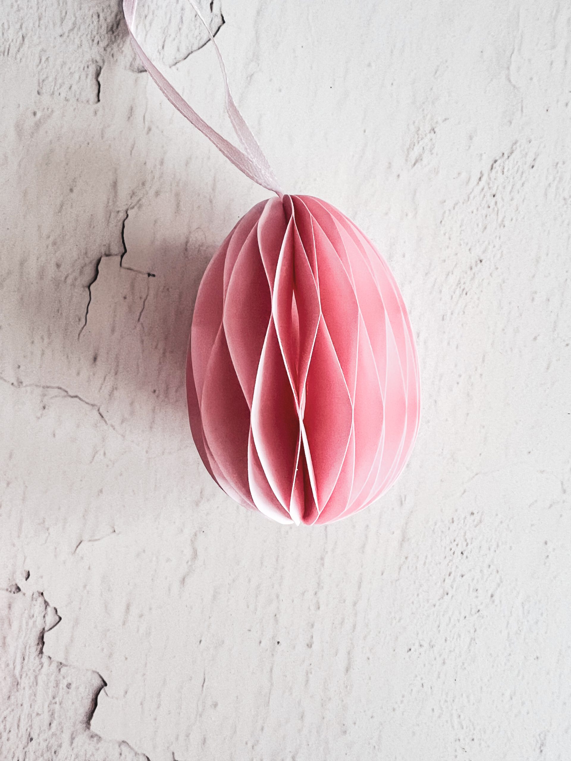 Papier-Ei, gefaltet, light pink