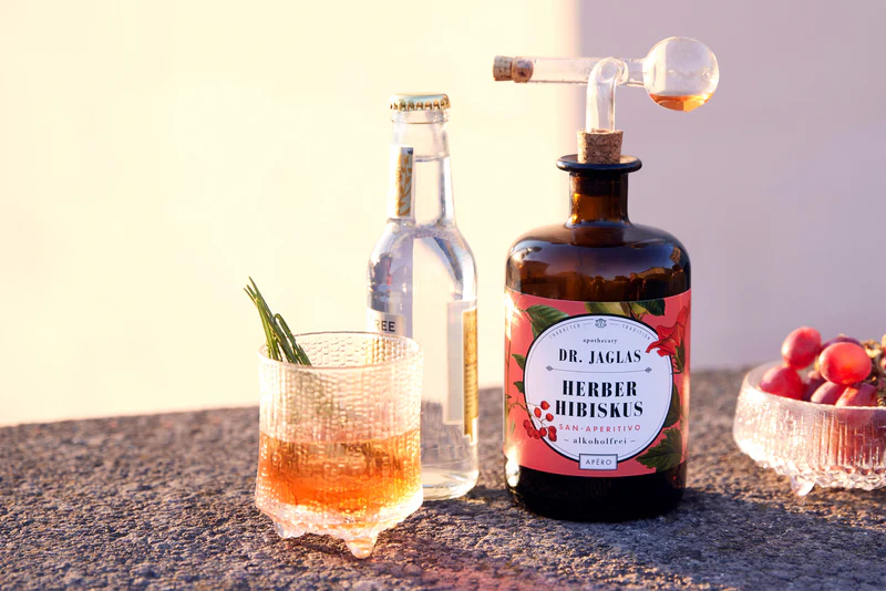 Herber Hibiskus, alkoholfreier Aperitif (Basis), 0,5 Ltr., Dr. Jaglas – Bild 2