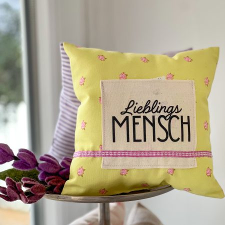 PILLOW TALK, Zierkissen „Lieblingsmensch“ lime/ Röschen